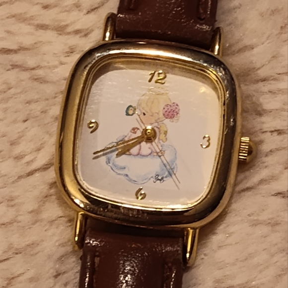 Vintage 2001 VALDAWN Precious Moments Watch